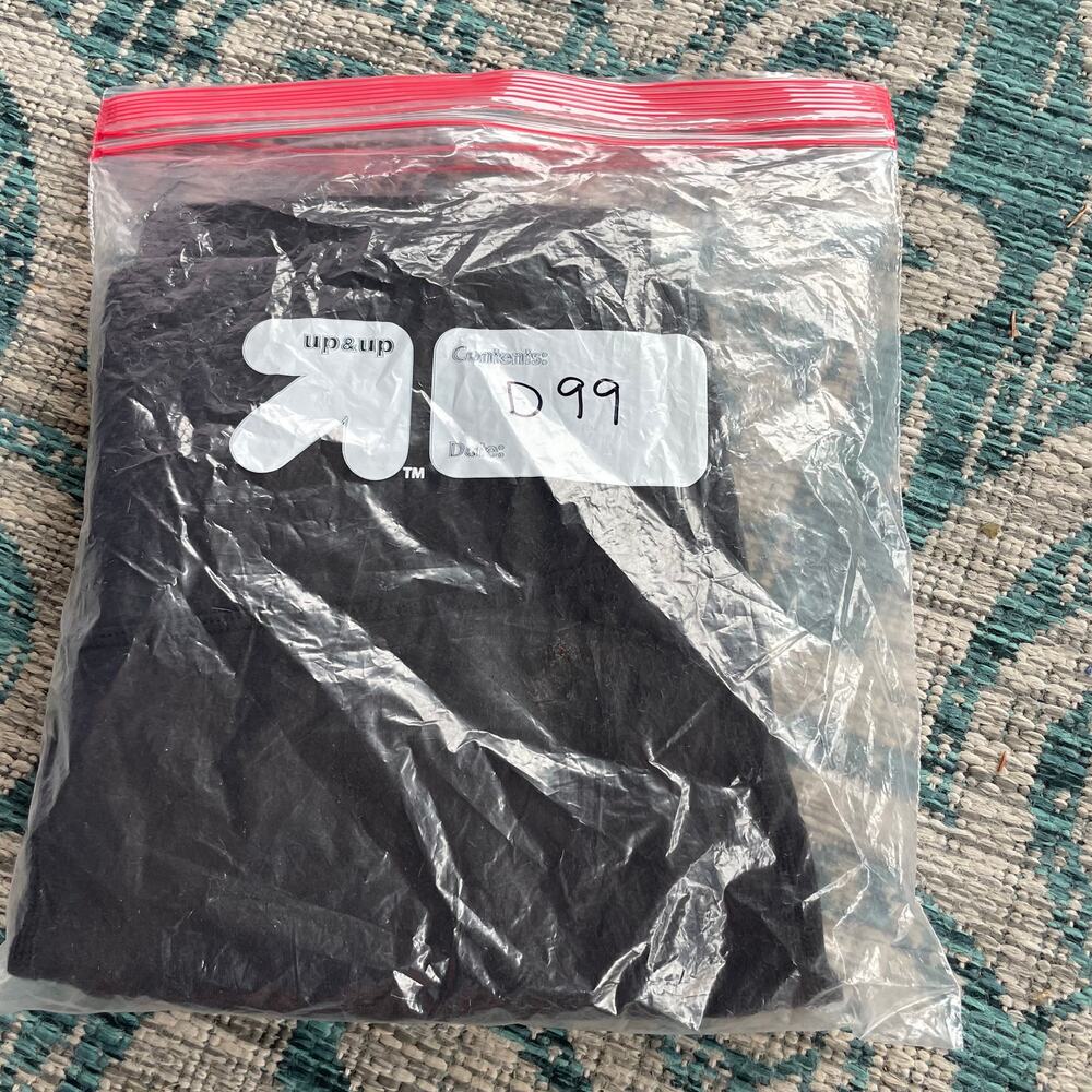 Lululemon High Rise Black Athletic Leggings - Size 8 - Picture 7 of 7